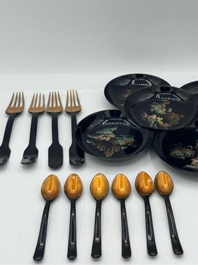 Vintage Japanese Black Lacquerware 15-Pc Set - Hand-Painted Gold Maki-e image